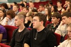 Последний звонок. Подарки выпускникам округа